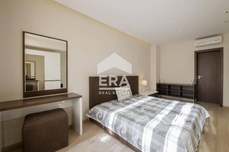 Дава се под наем Тристаен апартамент в София, Лозенец - 161 кв.м за 2000 € - Снимка #4