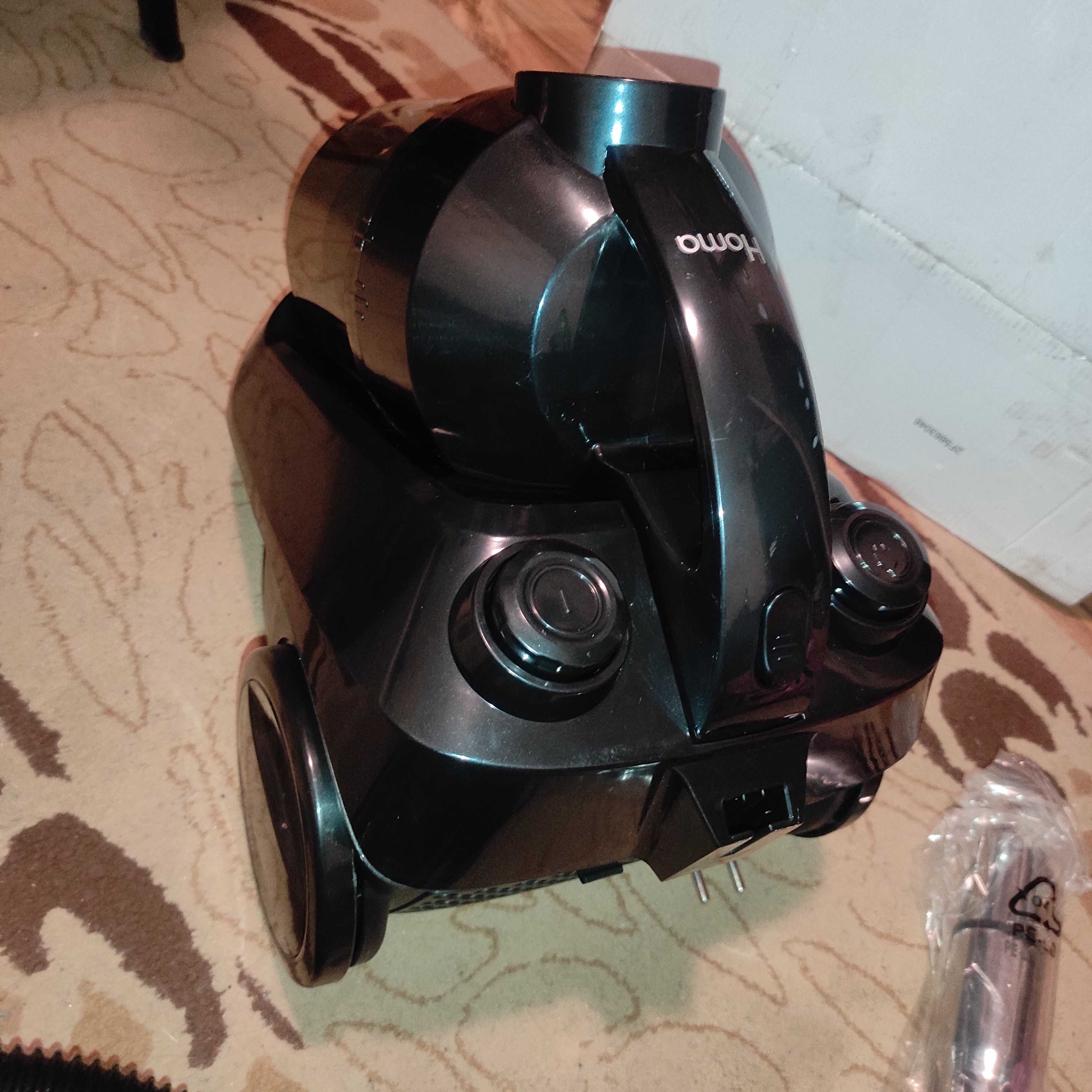 Нова циклонна прахосмукачка 1600w Homa HVC-1820