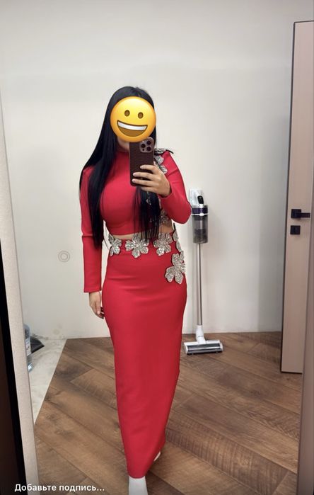 Продам костюм нарядный