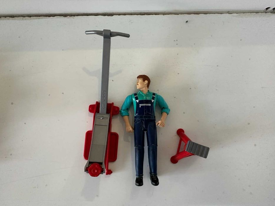 Детски фигурки на Bruder