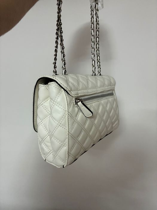 Geantă Guess, material foarte bun