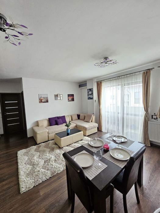 Vând apartament 3 camere, zona Doamna Stanca