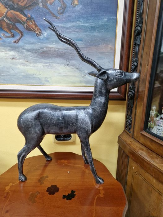 Огромна антикварна метална фигура статуетка газела