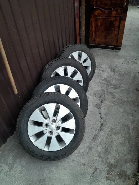 Продам шины зимние в сборе