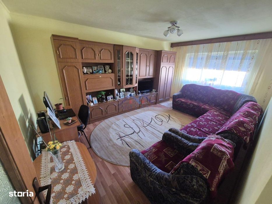 Apartament 2 camere, decomandat, zona Tolstoi, et.2