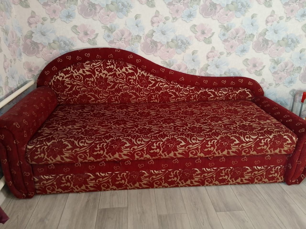 Продам диван -тахта в отличном состоянии