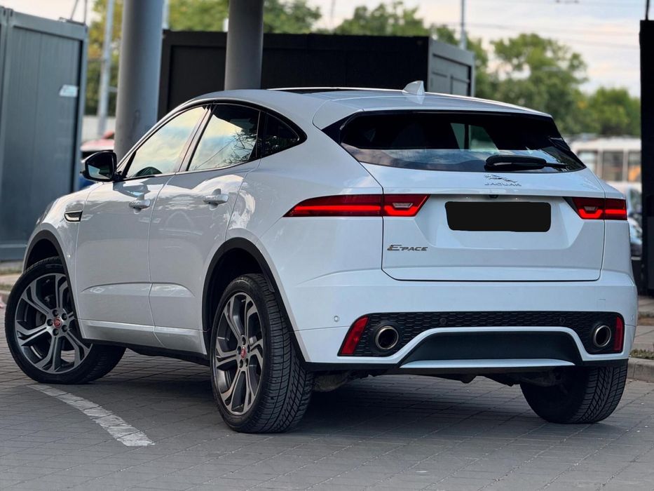 Jaguar E-Type 2019 R-Dynamic 2.0d 180cp 4x4•Pano•Meridian•Variante