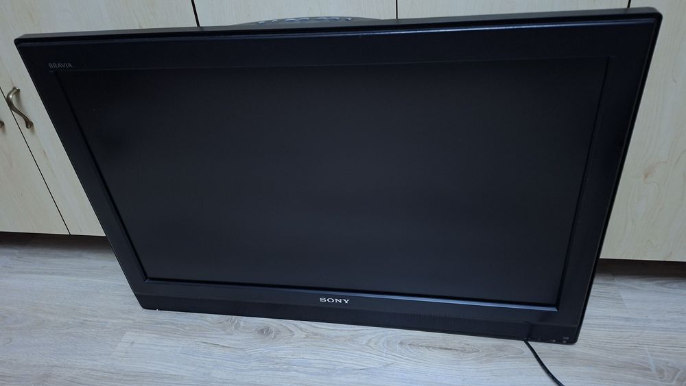 Телевизор Sony KDL-32P300