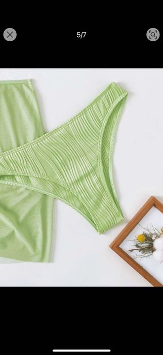 Комплект бански от три части в зелено