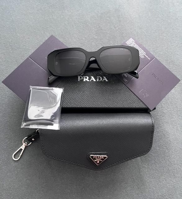 Слънчеви очила Prada symbole
