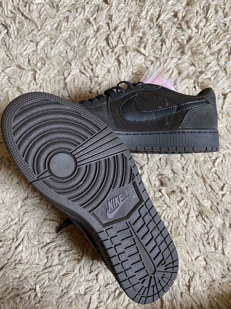 Nike Jordan 1 Low Travis Scott Velvet Brown 41 номер, чисто нови