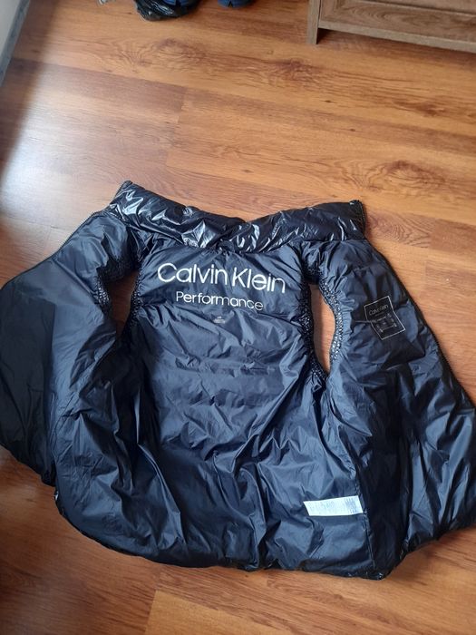 Calvin Klein performance мъжки елек L размер.