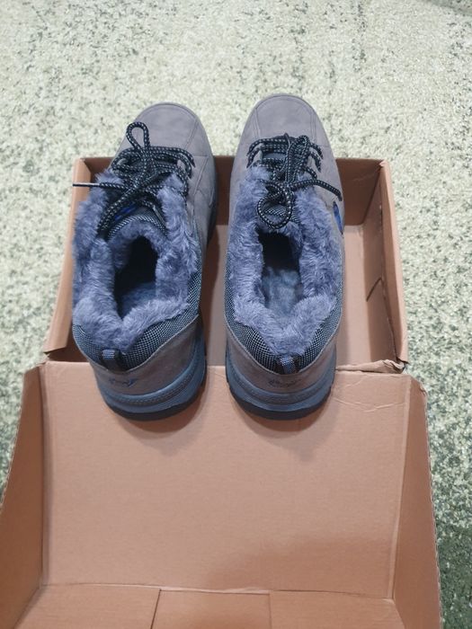 Pantofi noi 41-42
