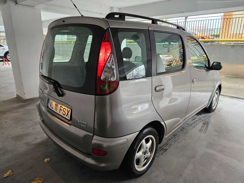 Toyota Yaris Verso, AC, senzori parcare, comenzi volan