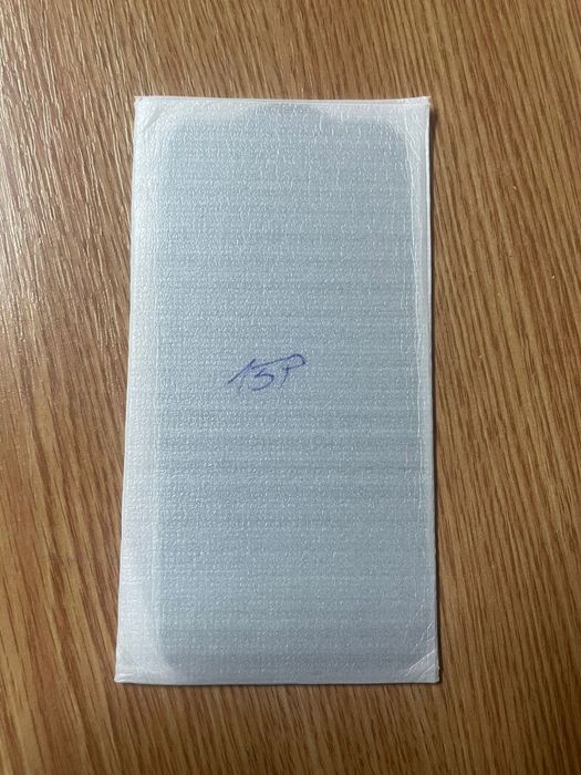 Huse și foli pentru diferite telefoane