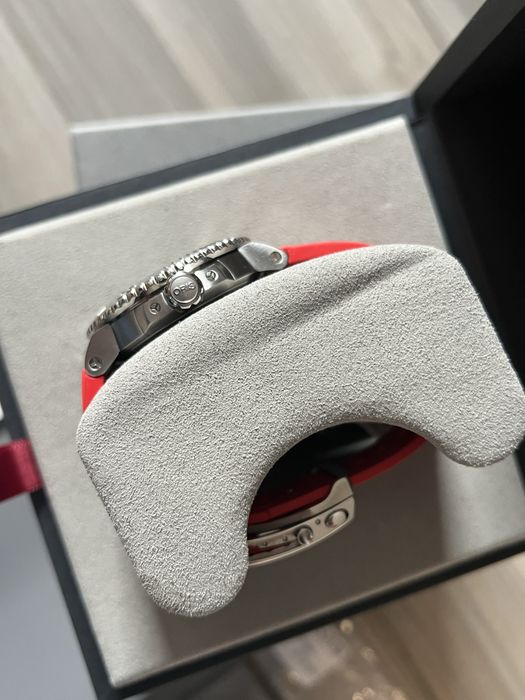 Оригинален мъжки часовник Oris Aquis Date Relief 43.5mm