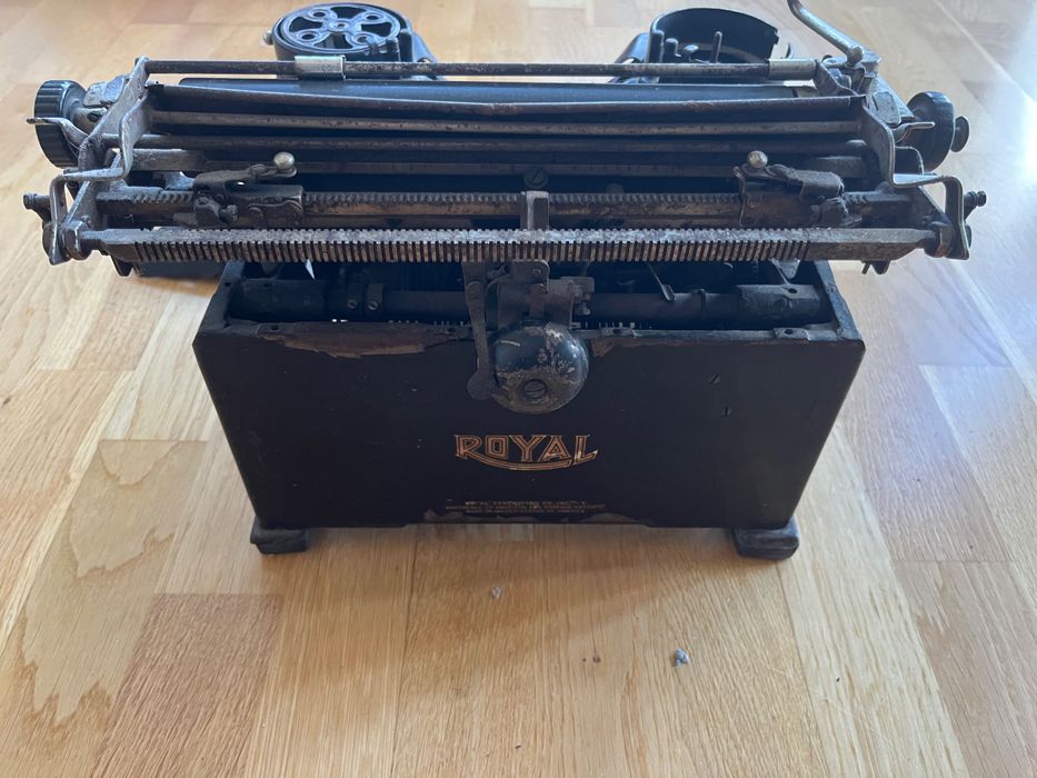 Пишеща машина Royal 10 за части