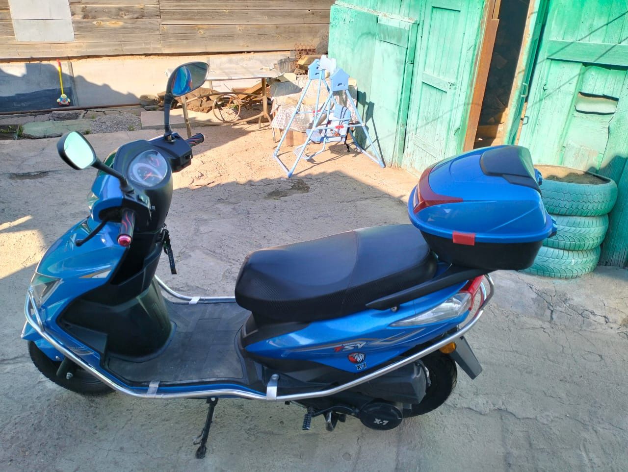 Продам скутер м8х7