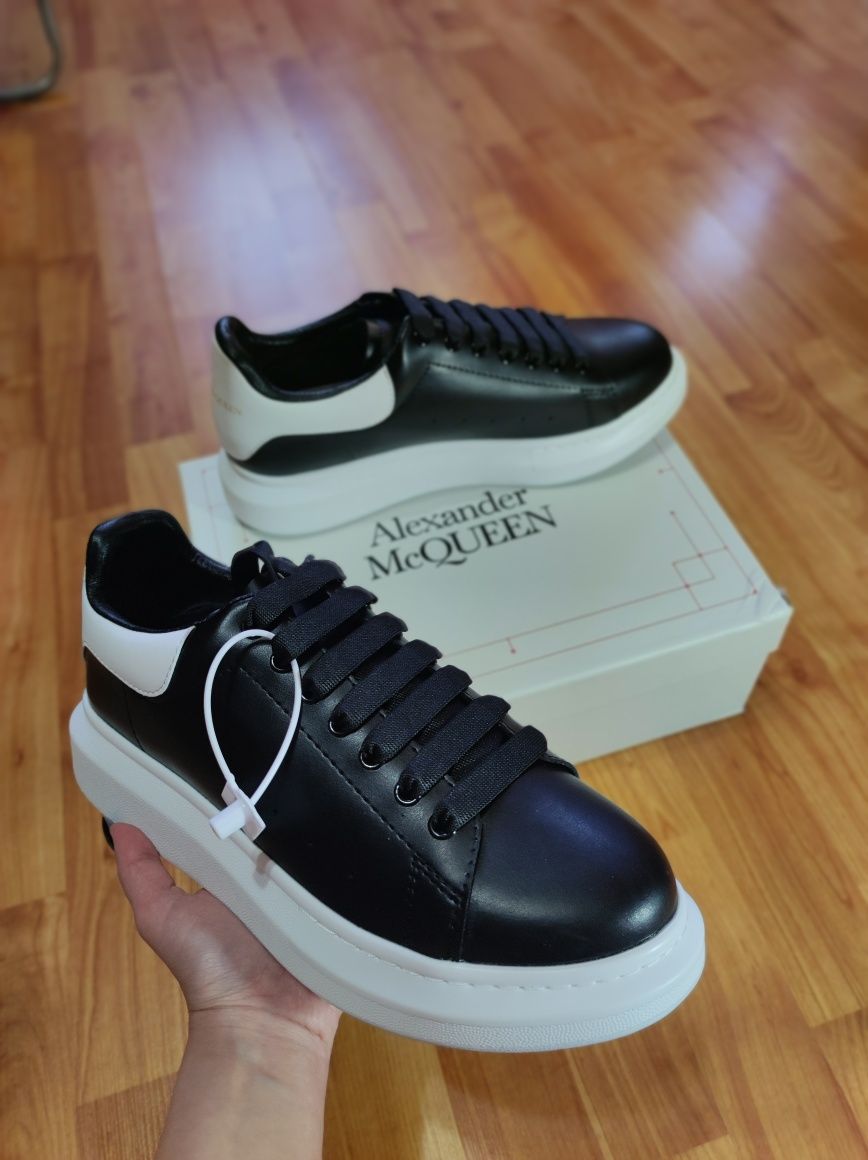 Adidasi Alexander McQueen Black