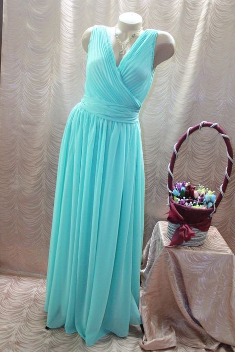 Продам вечерние платья 46