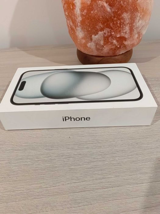 Vând Iphone 15 Black 128 GB 5G