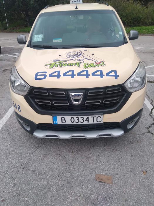 Продавам Дачия Лоджи