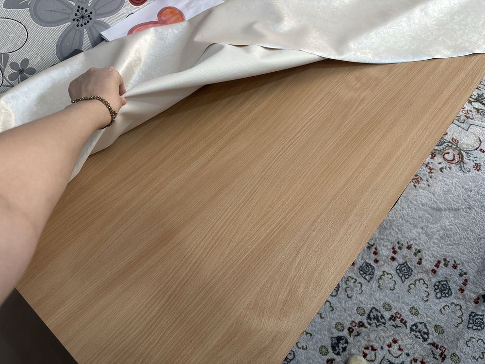 Стол со стульями в кухню