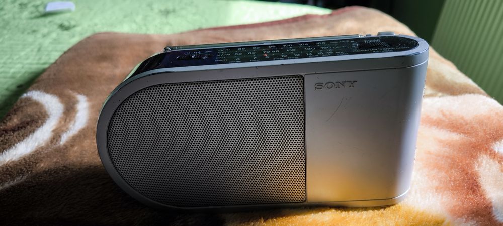 Radio Sony ICF404