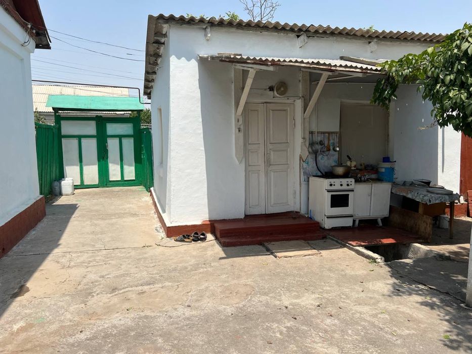 Продается дом в  центре города Сырдарья