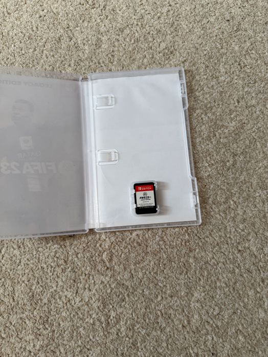 Nintendo switch + 3 jocuri + folie