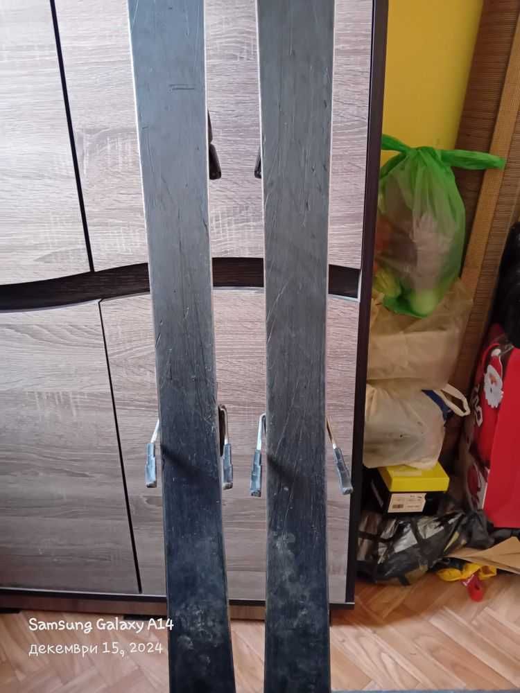 Продавам СКИ Много Добро състояние FISCHER