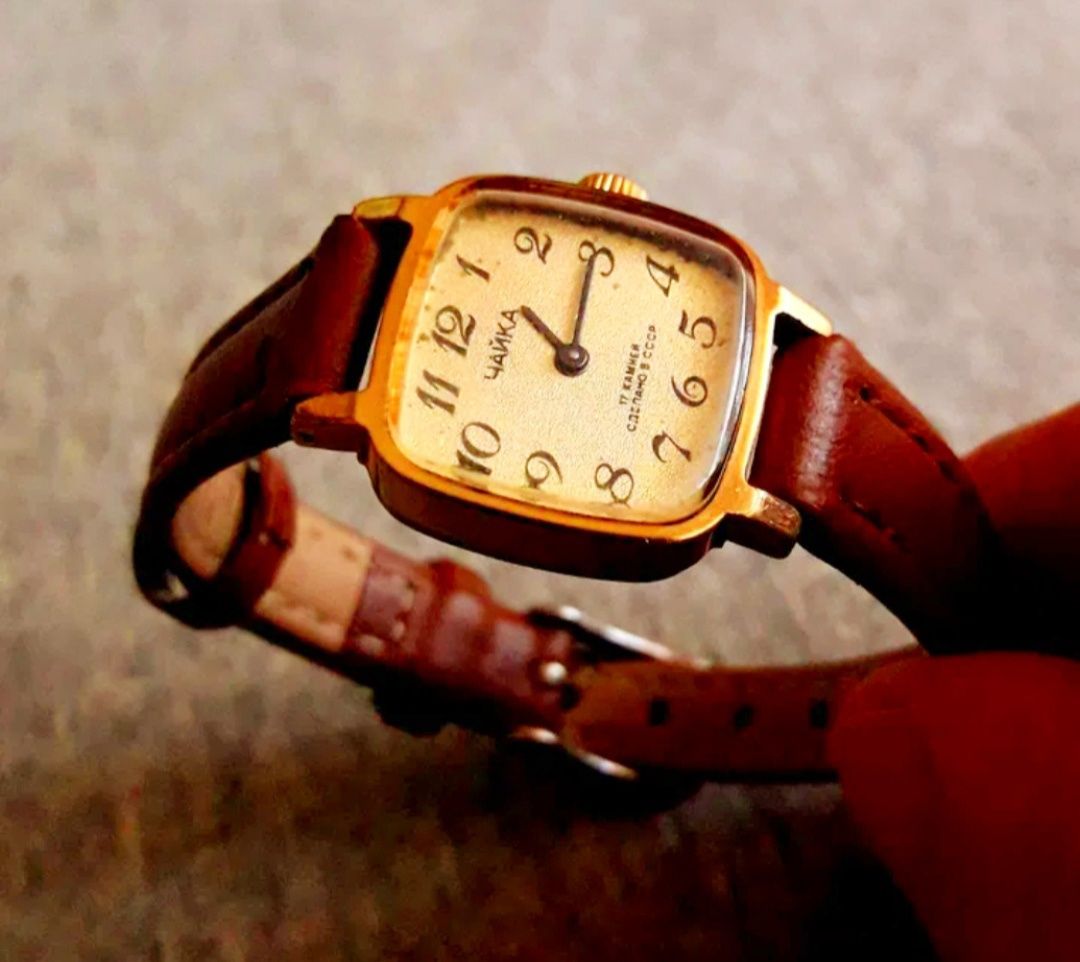 Продам наручные женские часы Чайка, СССР, советские, винтаж, подарки.