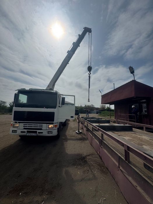 Манипулятор доставка стройматериалов Кирпич блоки плиты цемент
