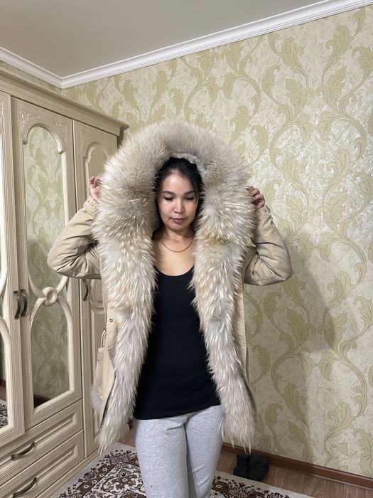 Продам верхнюю одежду женскую