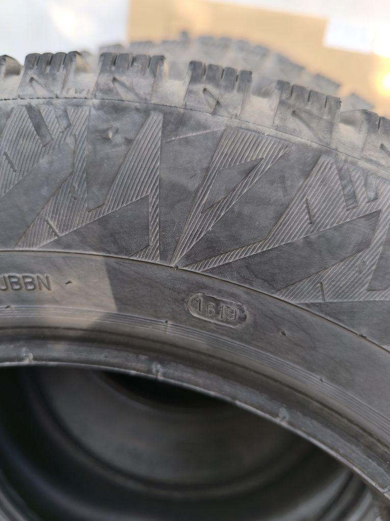 Зимни гуми 195/65R15