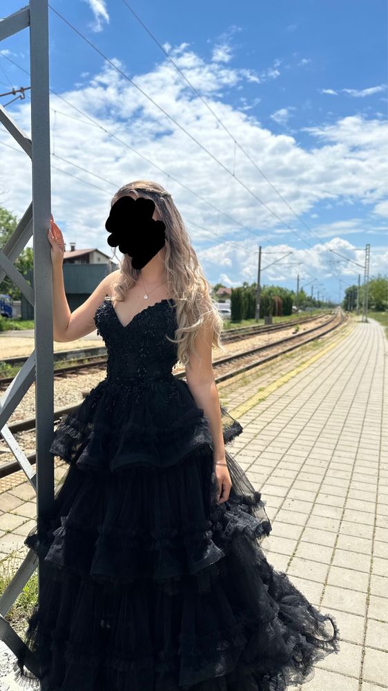 Стоян Радичев бална рокля