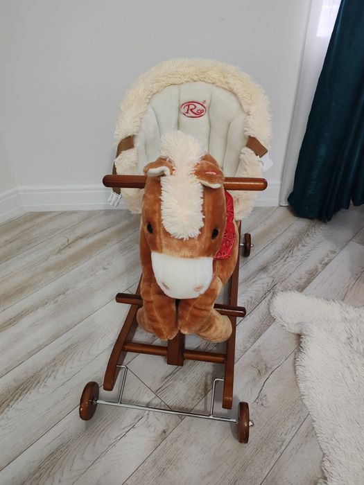 Calut balansoar pe roti