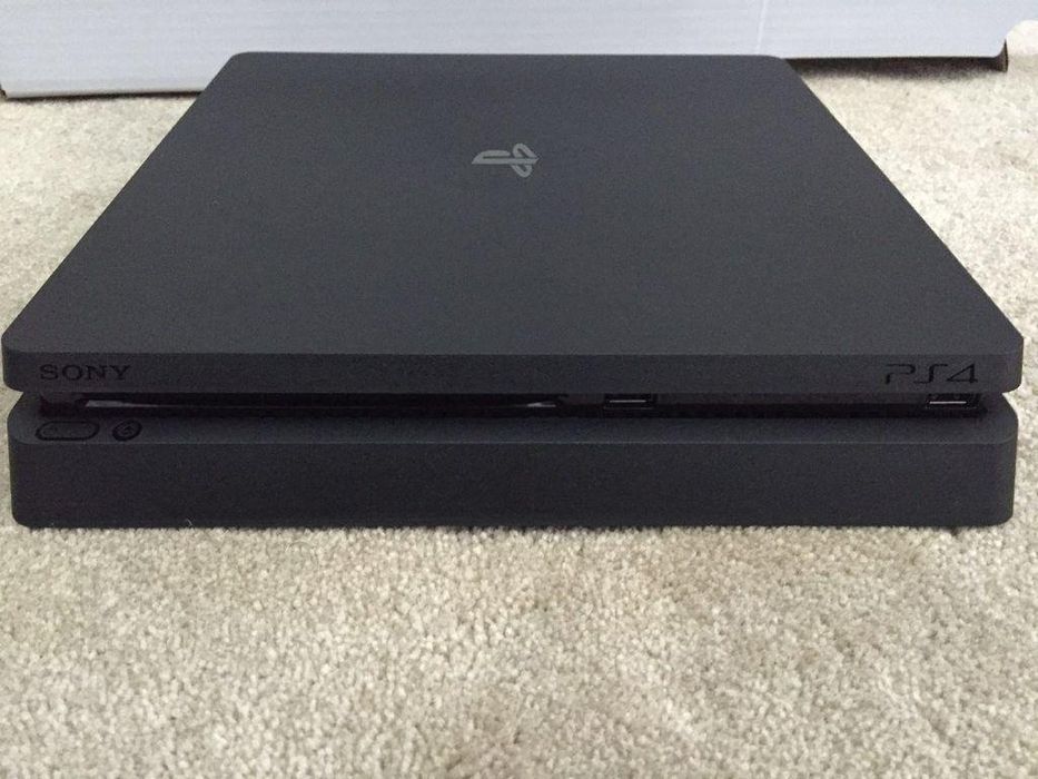Продается ps4 slim