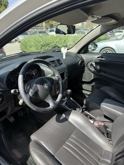 Alfa Romeo 147 хечбек
