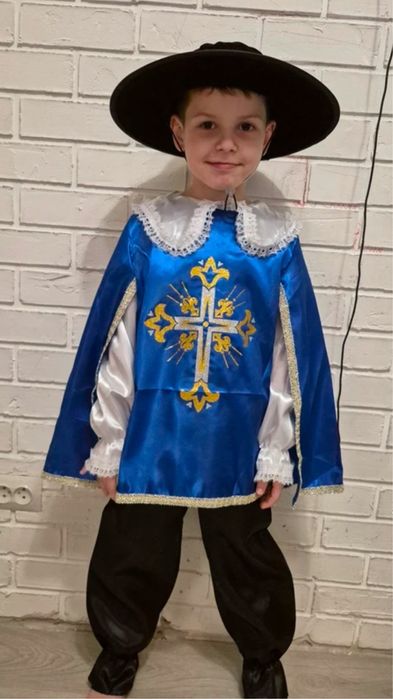 Новогодний костюм мушкетера