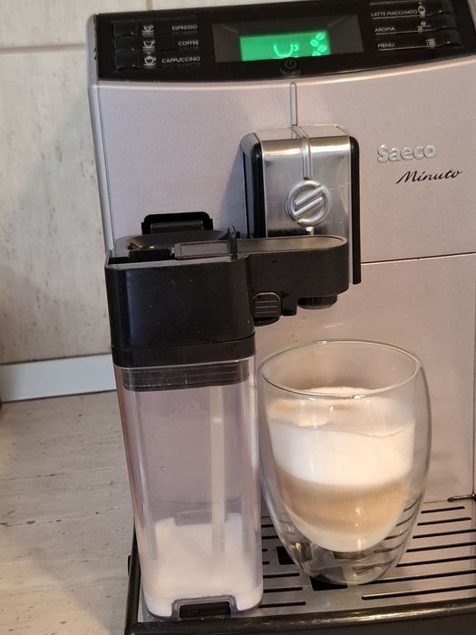Vând aparat cafea Saeco minuto