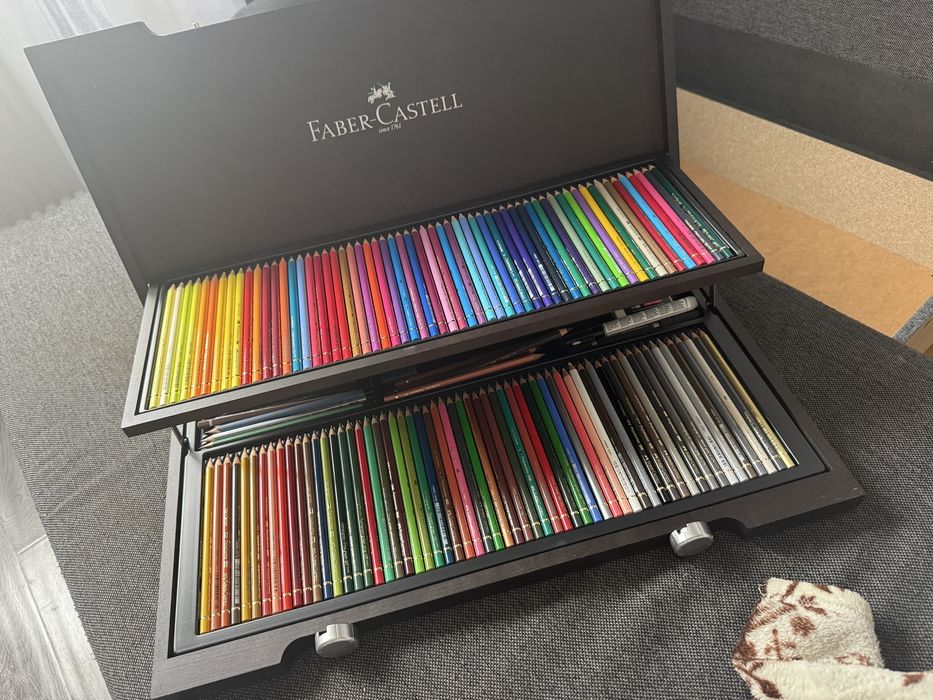 Set 120 creioane colorate polichromos Faber-Castell in cutie de lemn