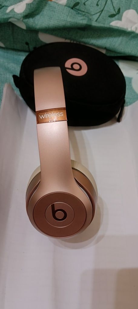 Наушники Beats оригинал
С активном звукоподовлением.
В идеал