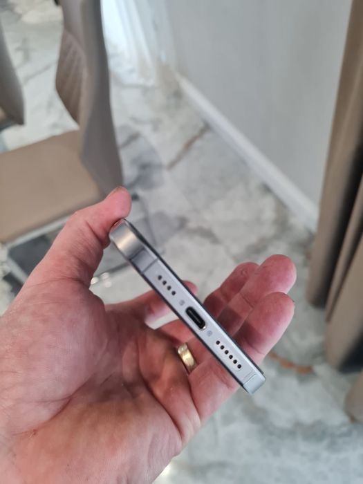 Skin(folie protecție) anti zgârieturi iPhone 15 Pro Max