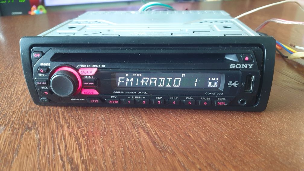 Авто плеър радио музика музика за кола Сони Sony CD MP-3 USB AUX