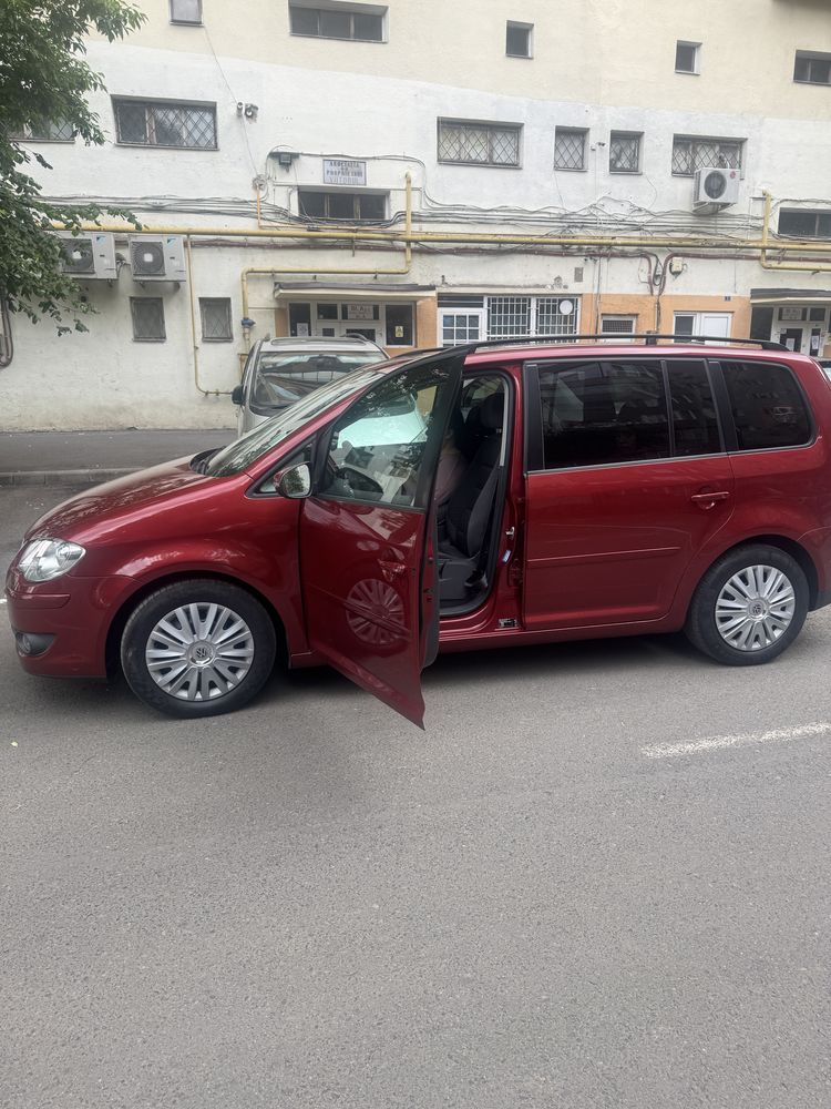 Vand  wolkswagen Touran 1.9 tdi blumotion 2009 7 locuri