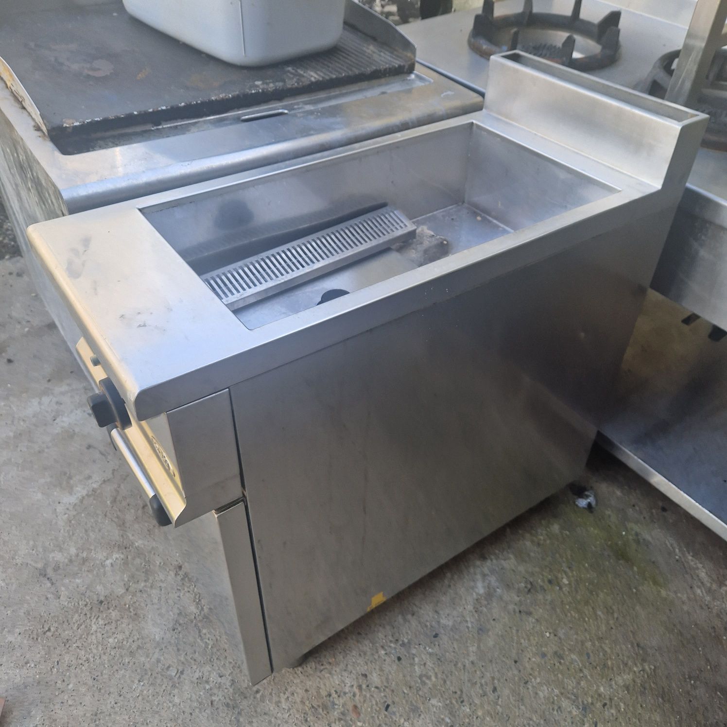 Bain Marie pe gaz sau curent, cu banc