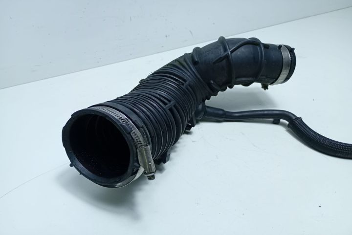 Tub aer admisie 2.0 dci 8200714810B Nissan Primastar prima generatie