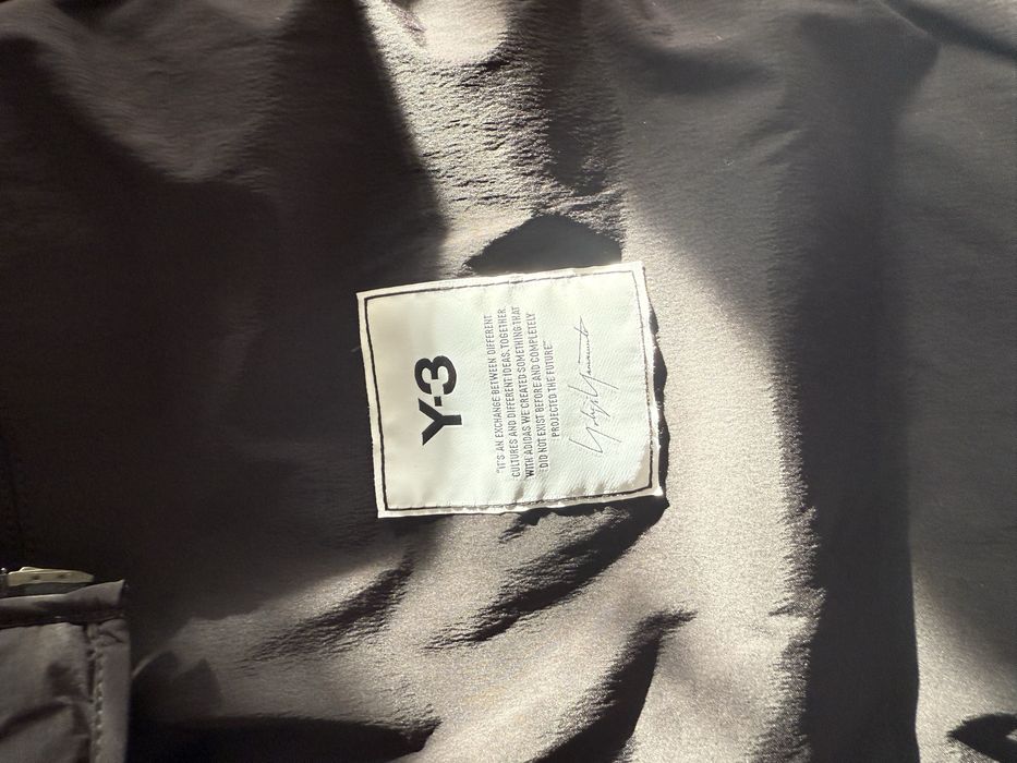 Geaca Adidas Y3 noua cu eticheta marimea XL dar este ca un L!