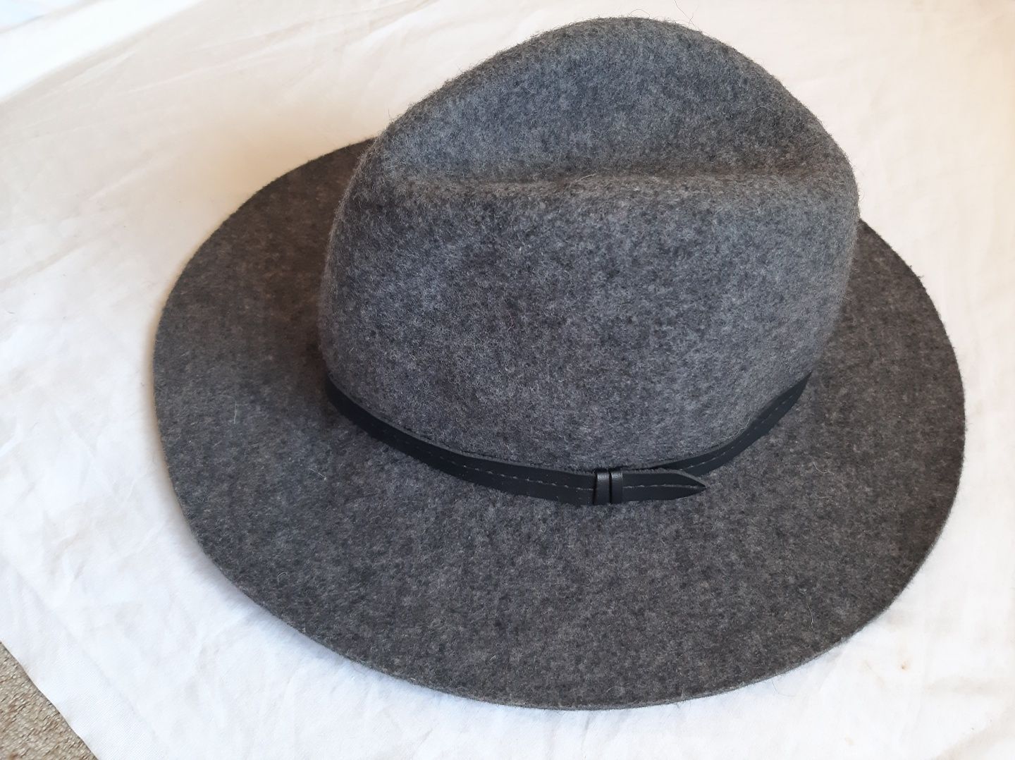 Pălărie deosebita din lana
